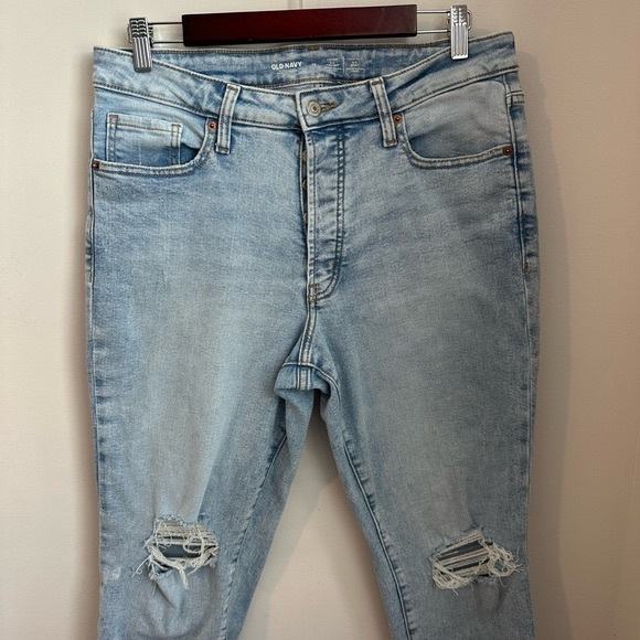 Old Navy HighWaisted OG Straight Ripped Ankle Jeans - Picture 3 of 9